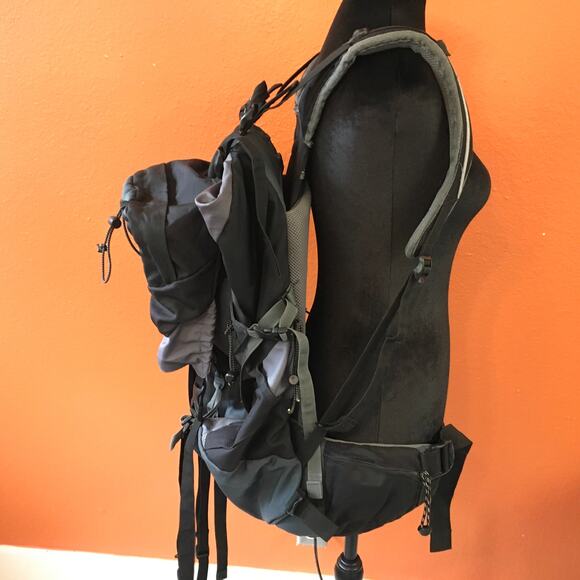 Sprayway Ridge 35L +5 Day Pack Backpack Survival Rucksack Bag Hiking Grey Black - Picture 5 of 15